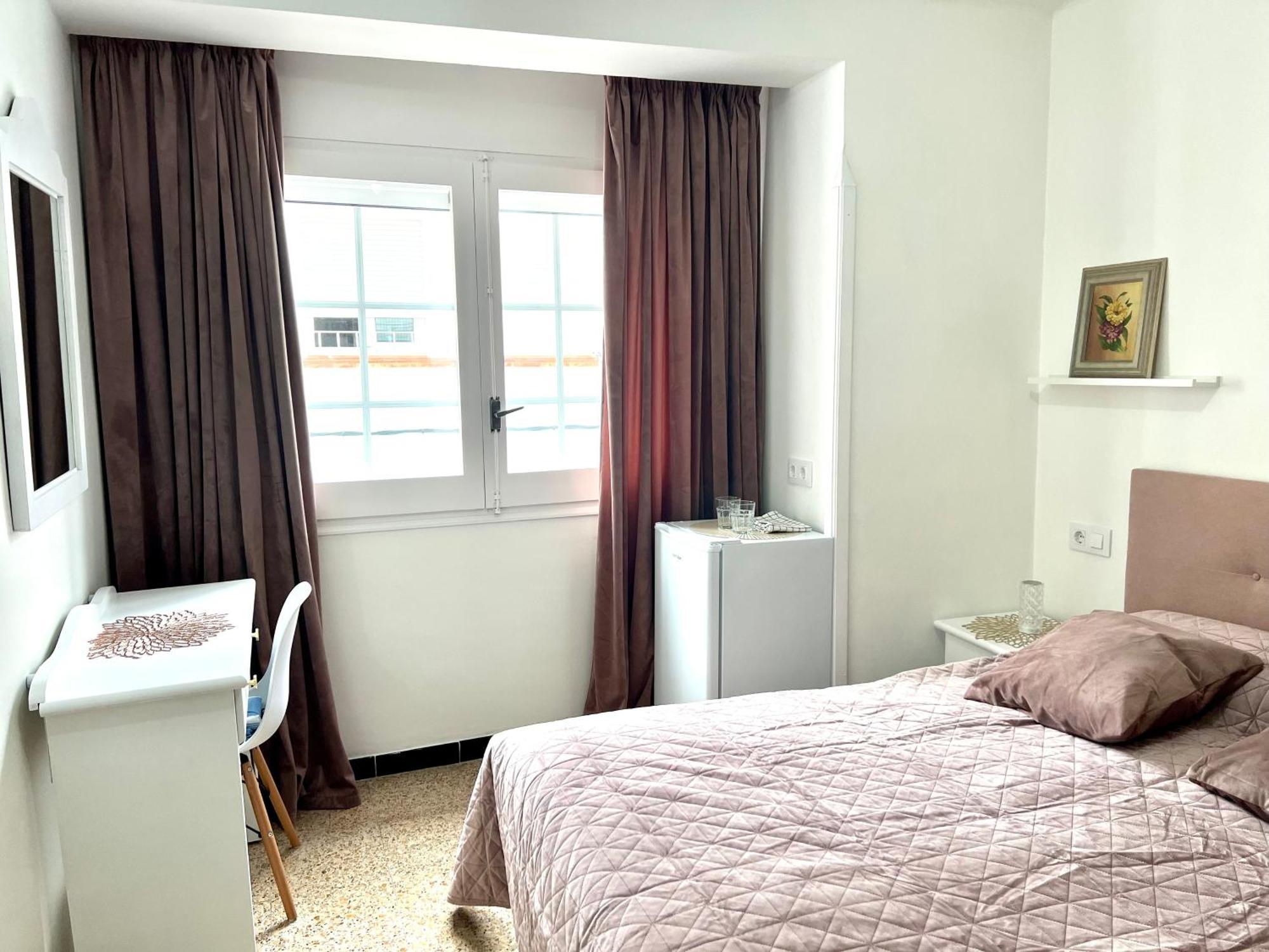 Escondite Central Con Terraza Compartida En La Azotea Roses Ngoại thất bức ảnh