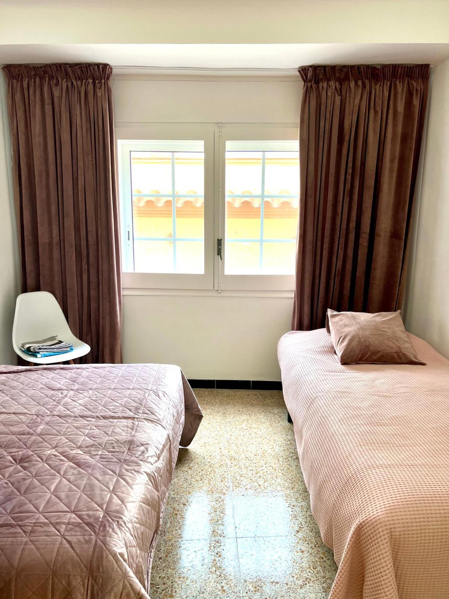Escondite Central Con Terraza Compartida En La Azotea Roses Phòng bức ảnh